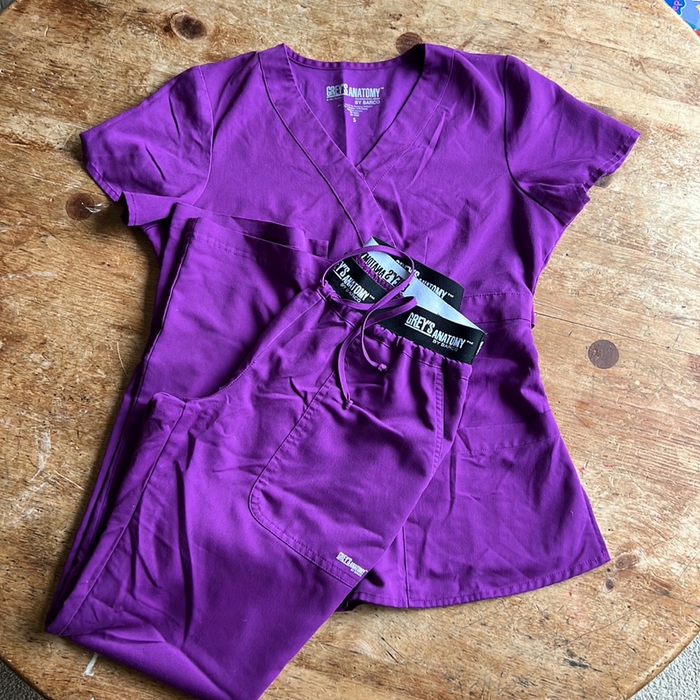 Grey’s anatomy purple scrub set
